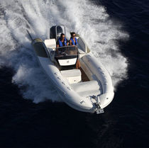 Outboard inflatable boat / semi-rigid / side console / sport